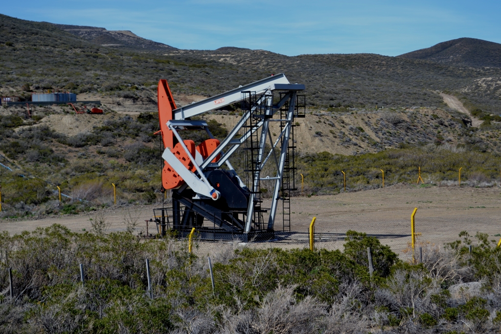 Desde Nación niegan que existan despidos masivos en el petróleo en Neuquén