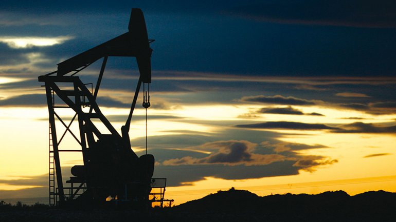 El petróleo se sostiene sobre u$s50 el barril