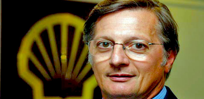 “Aranguren responde a intereses que no son los del país”