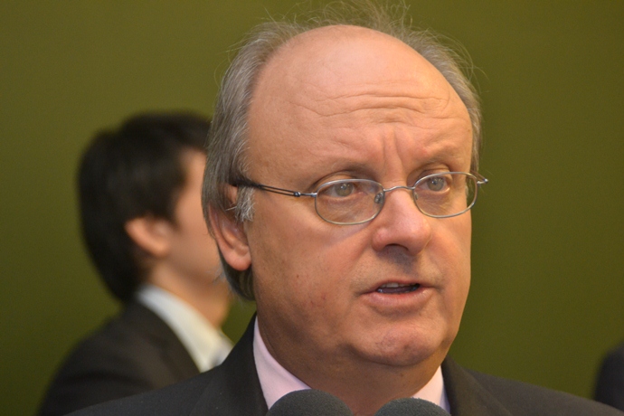 “La plata hay que invertirla en las obras que no se terminaron”