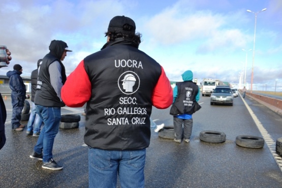 “Austral Construcciones nos sigue tomando el pelo”