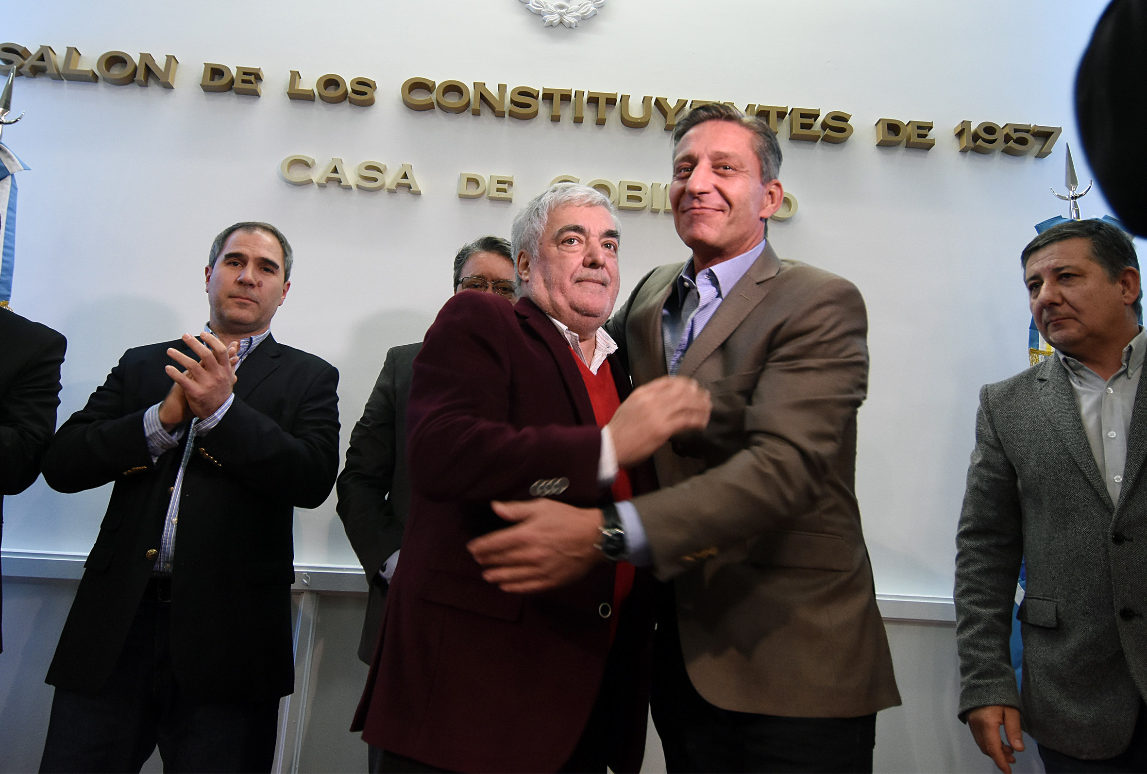 Arcioni aclaró que no dejará su cargo a la vicegobernación