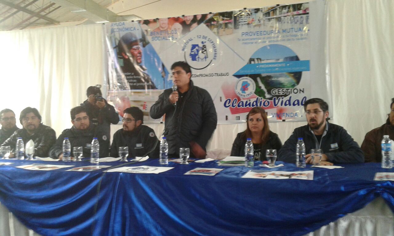 Petroleros de Santa Cruz se reúnen con directivos de YPF