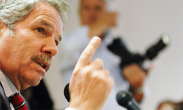 Solá apuntó a Alfonsín «te voy a hacer pelota»