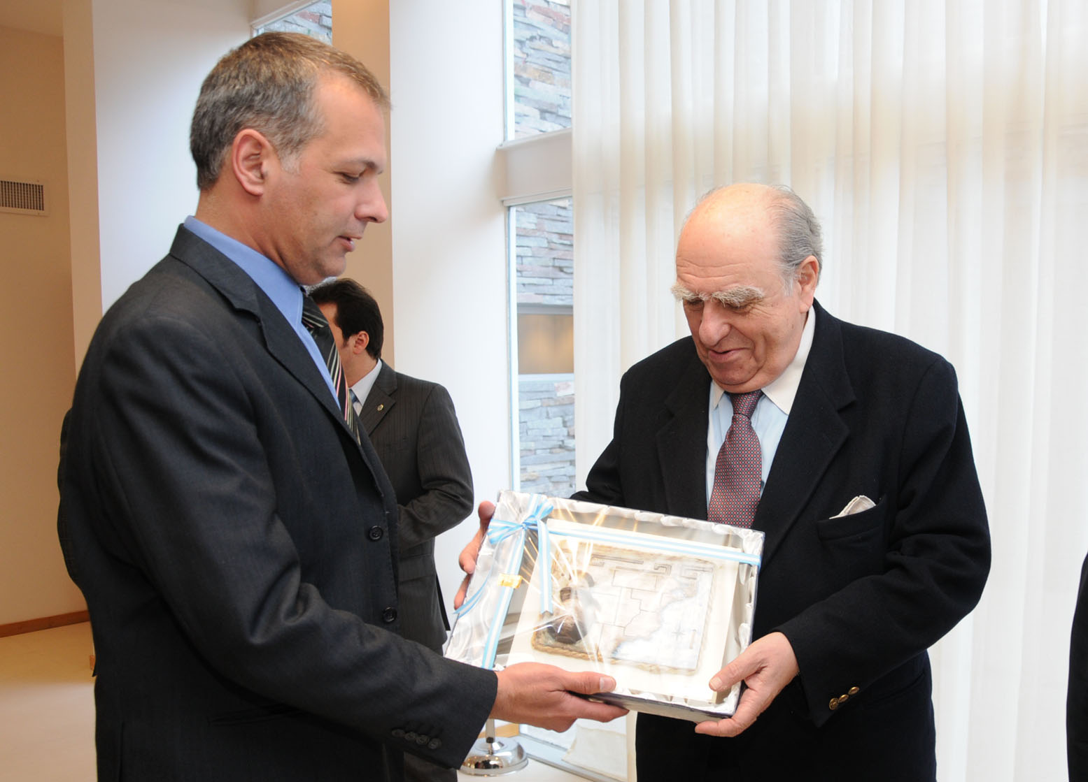 Exitosa presentación de Sanguinetti de la mano de la Fundación Nuevo Comodoro