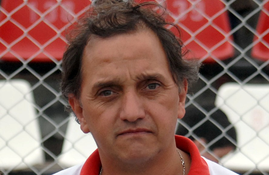 «Das Neves, teniendo interna, ya perdió el poder». ( Carlos Linares) por Radiocracia.