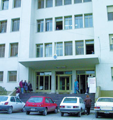 La UCR advierte sobre éxodo de profesionales de la salud