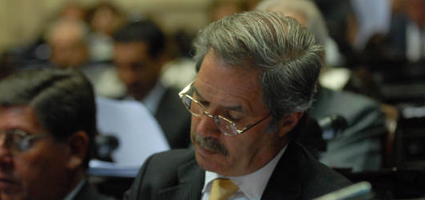 Solá intensifica su recorrida para llegar a octubre arriba de Duhalde