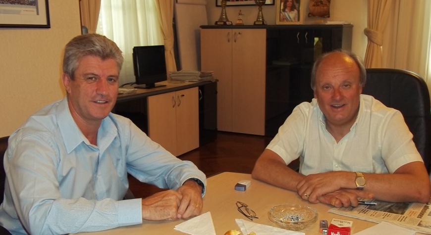 Eliceche vino a ponerse a disposición de Di Pierro