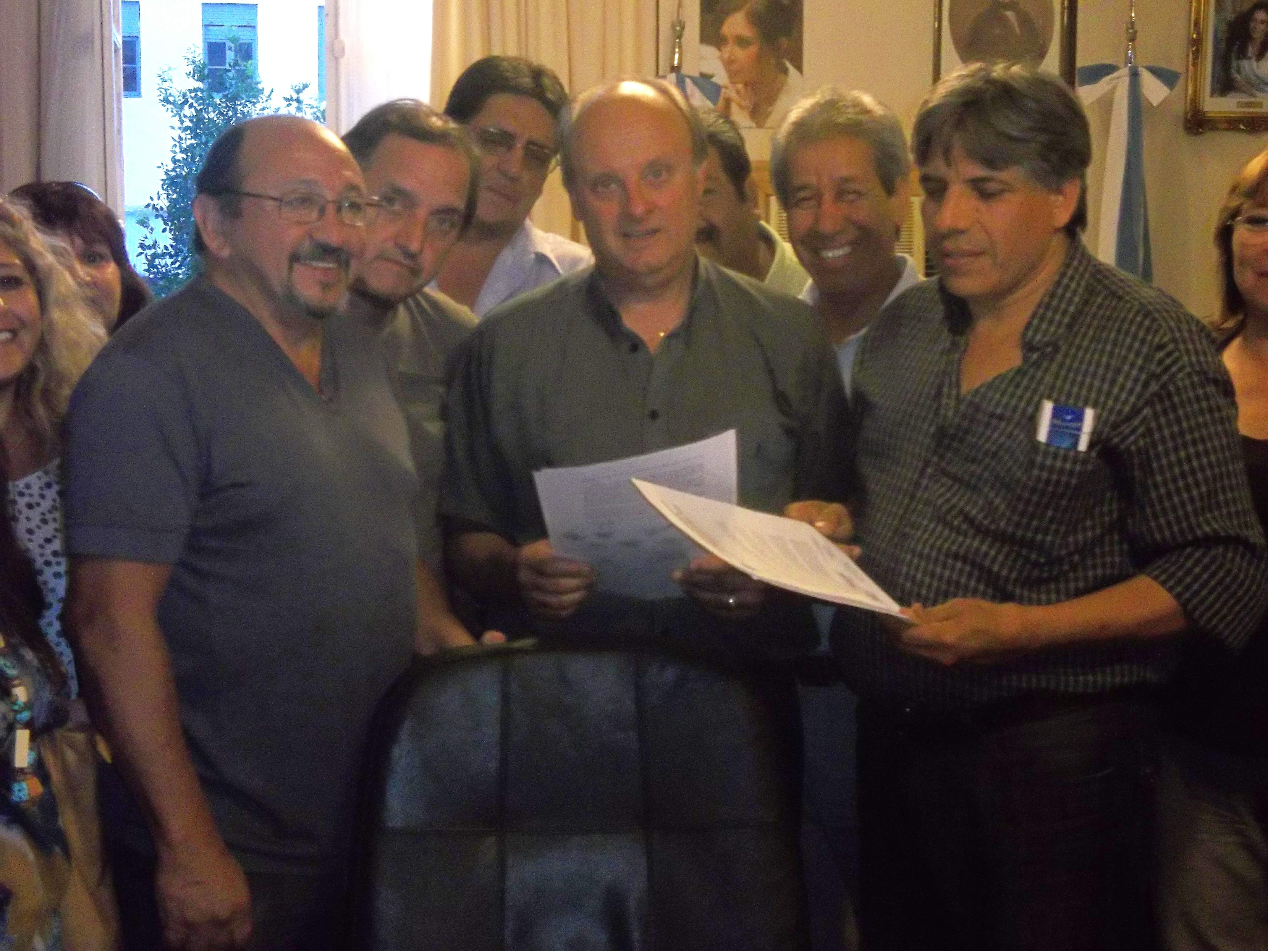 Apuntan a fortalecer las relaciones con los gremios municipales