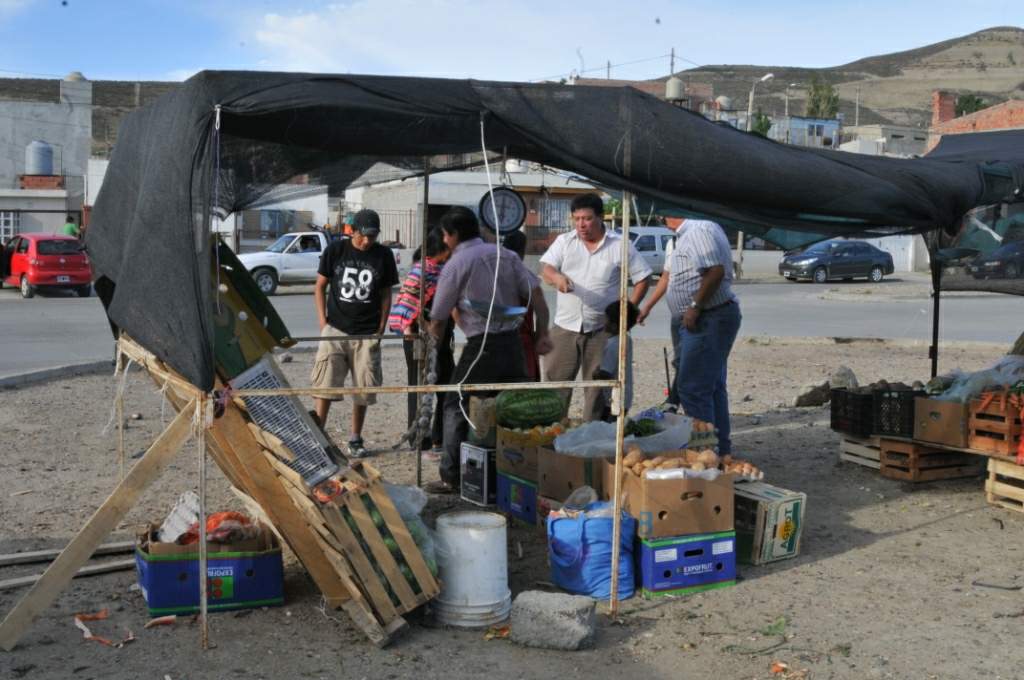 Operativo: buscan regularizar trabajadores callejeros en “La Saladita”