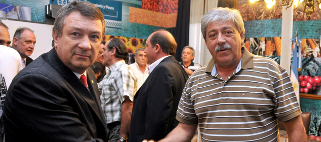 Yauhar recibe elogios del dasnevismo y palos del campo