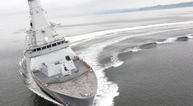 Malvinas, sube la tensión: Londres envía ministro y buque de guerra