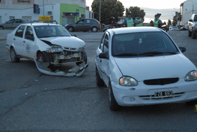Choque en Alsina y San Martín