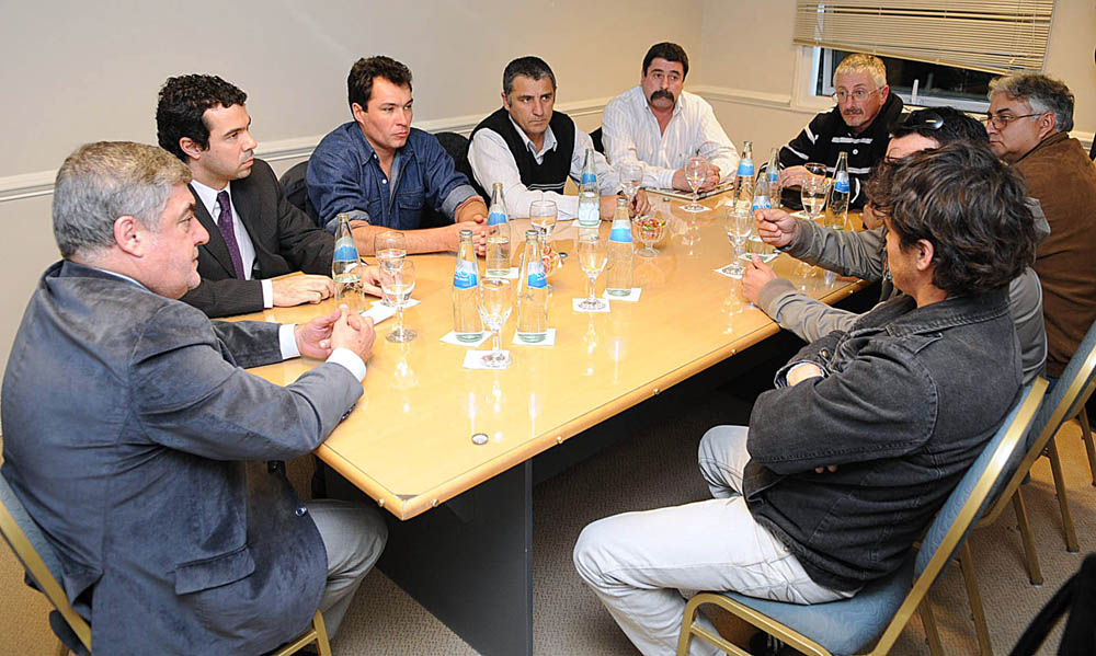 Los Dragones buscan un padrino político