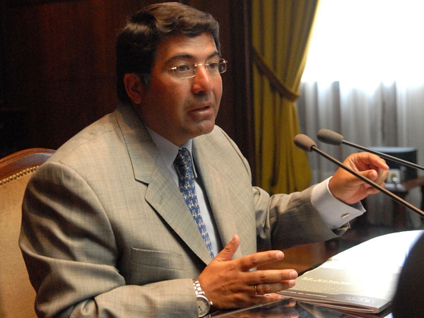 Argentina confía sellar en el «corto plazo» un acuerdo tributario con Uruguay