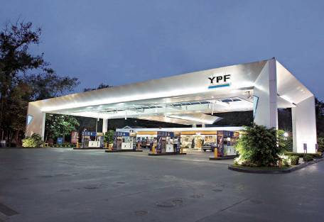 Guillermo Moreno investiga a YPF por posible “abuso”