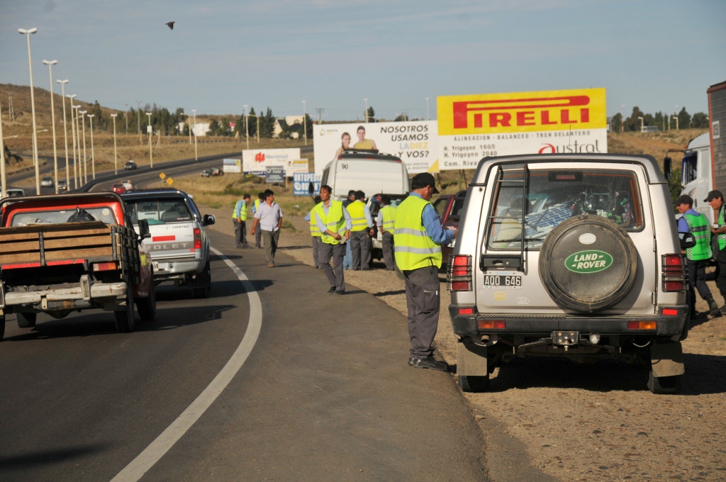 Refuerzan operativos de control de tránsito en los accesos a la ciudad