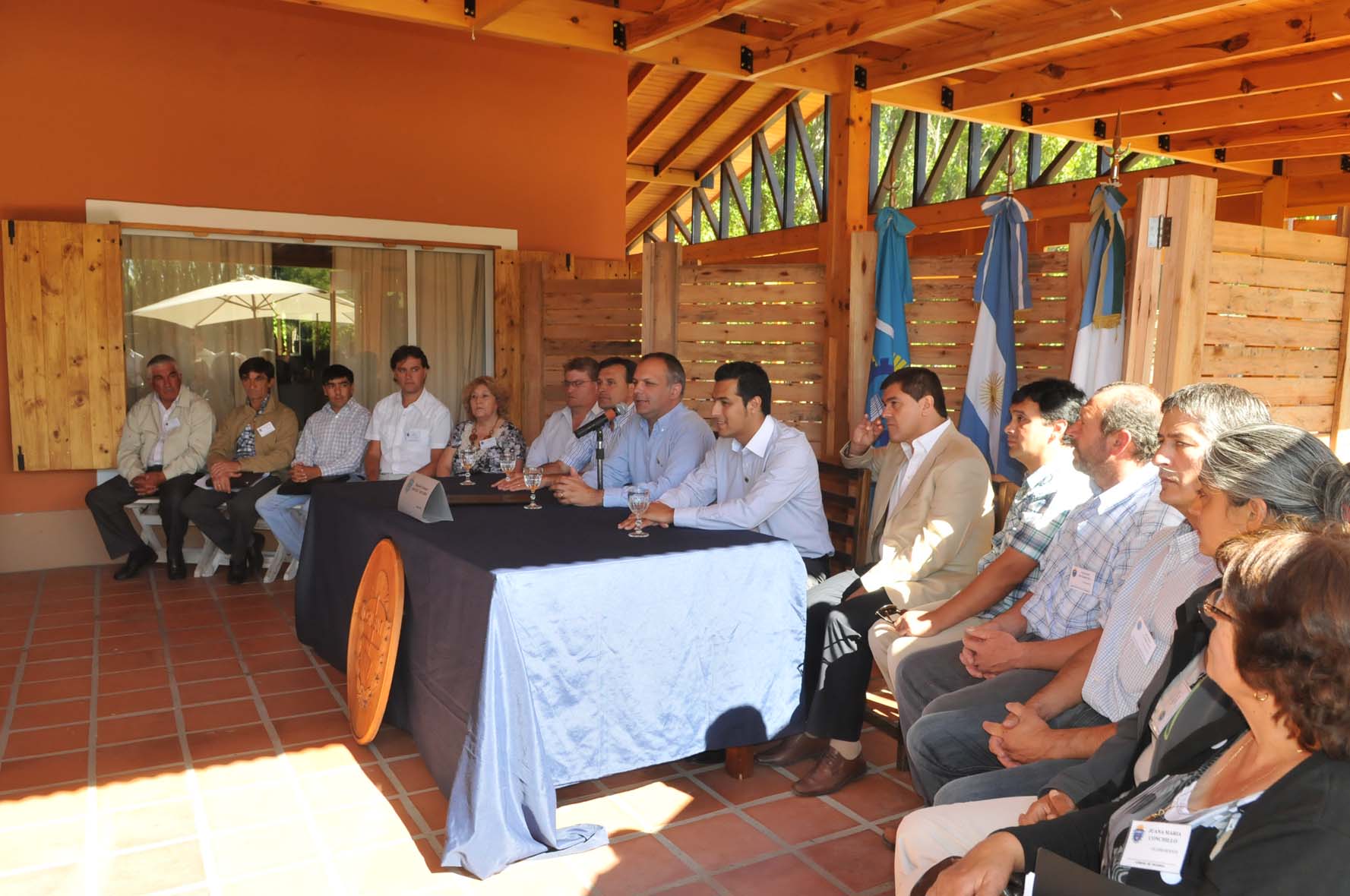 Reunión comarcal en Sarmiento: transparencia mediante el trabajo conjunto