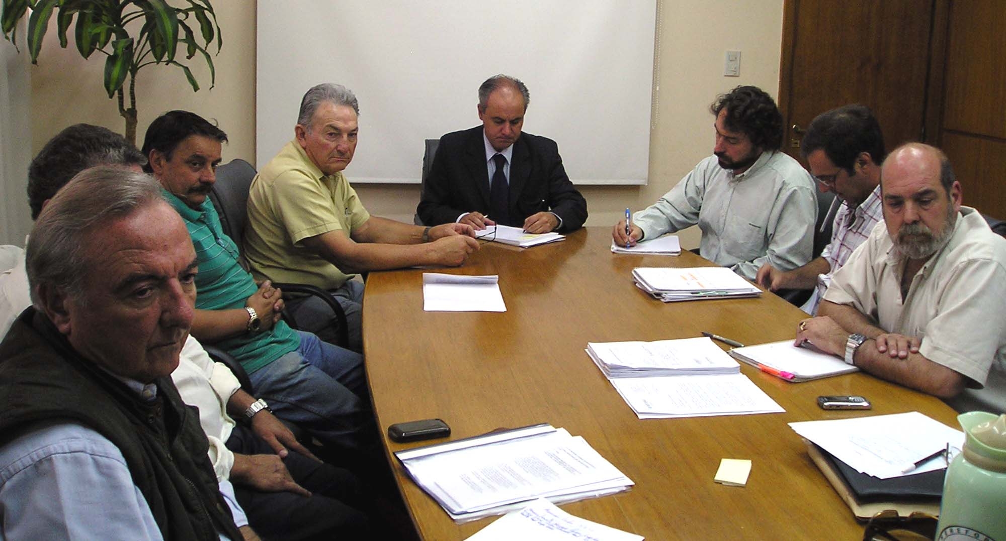 Se avanzará sobre la regulación de industrias para exportar carne chubutense