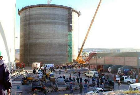 Buzzi pidió un informe ambiental sobre el accionar de Aluar