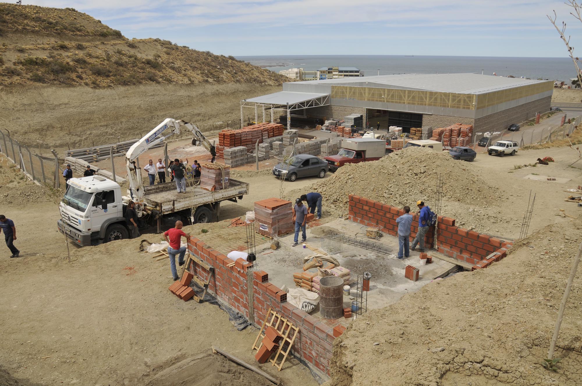 Operativo contra una ocupación ilegal de terrenos en Km. 4