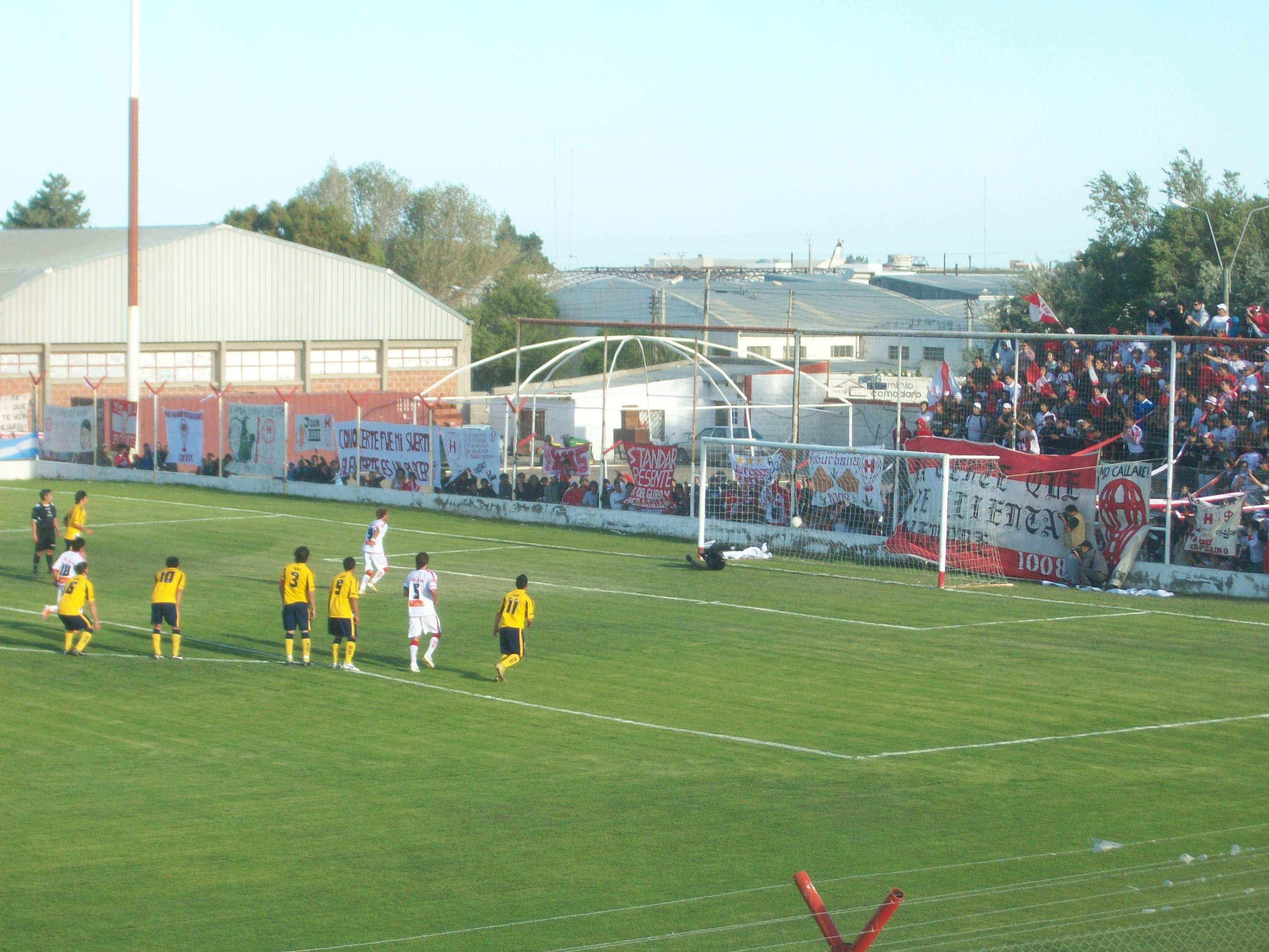 Huracán venció a Boca de Gallegos por 3 a 1 en barrio Industrial