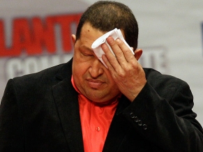 Chávez fue operado «satisfactoriamente»