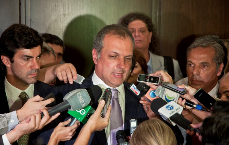 Buzzi lapidario con las operadoras: “invierten o revertimos los contratos”