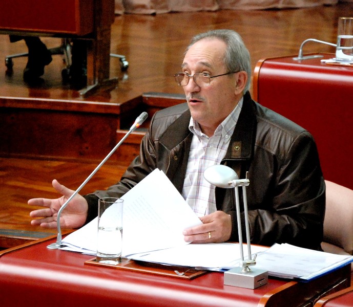 La UCR dice que “El Jefe de la Policía debe ser el Jefe de Policía”