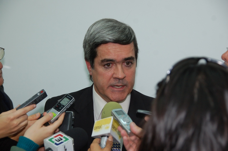 Miquelarena rompió el silencio