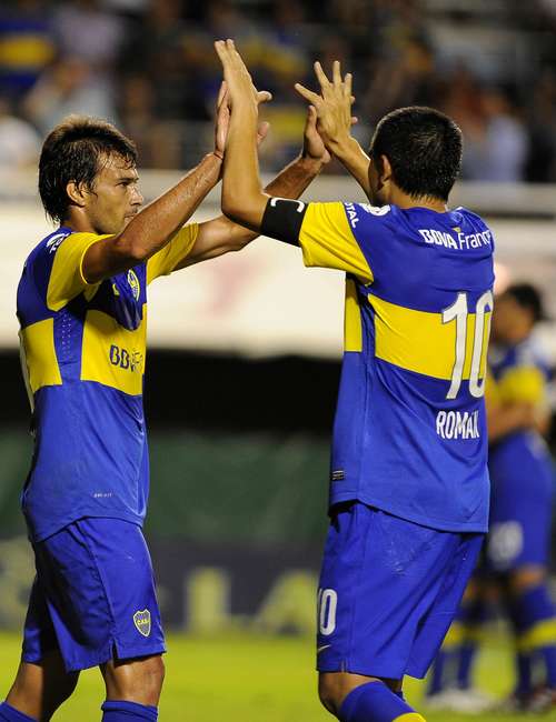 Boca, con un Riquelme inspirado, debutó ganando