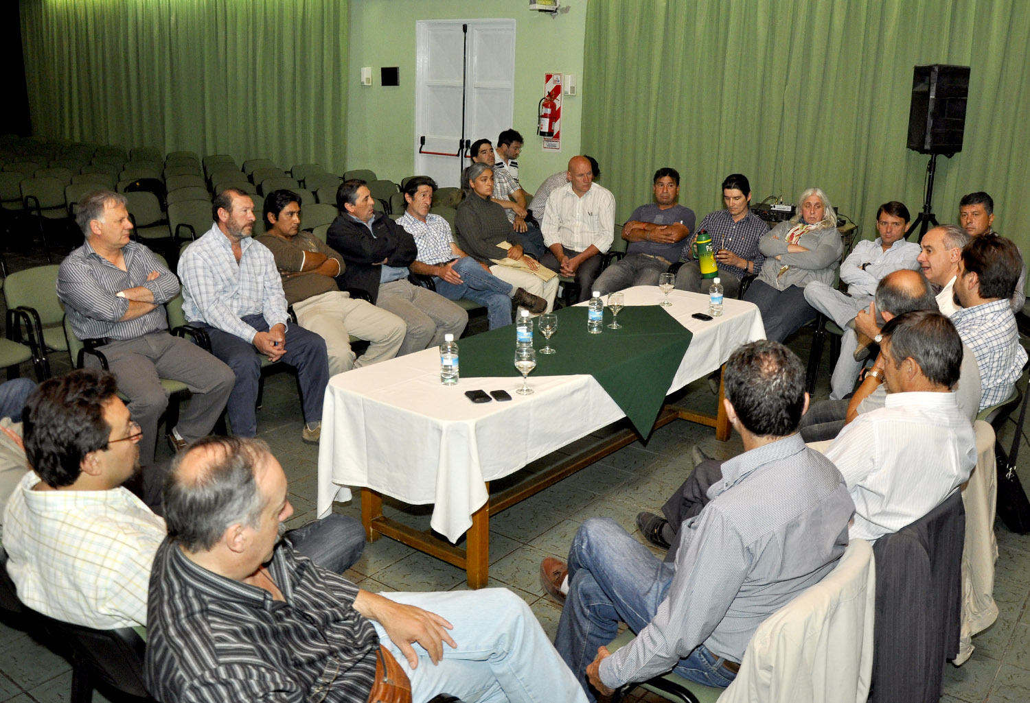 Fuerte respaldo a Buzzi de los intendentes cordilleranos