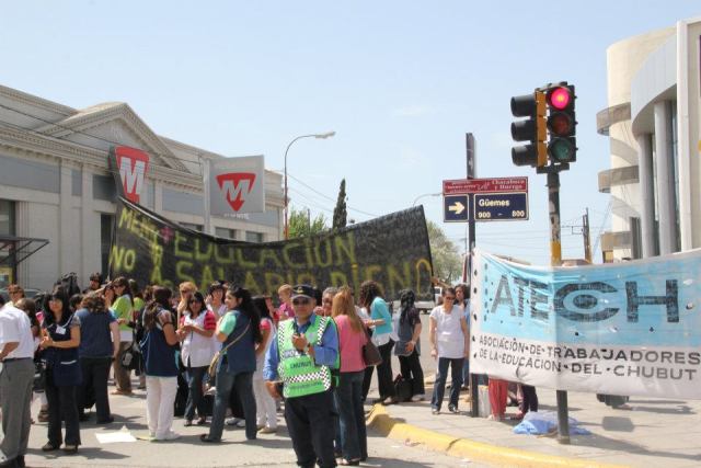Según los gremios estatales no está garantizado el inicio de clases