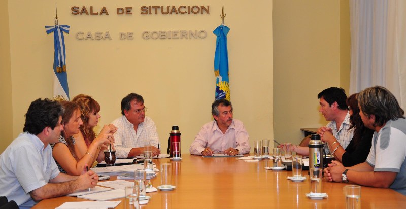 Albornoz y Montoya marcan la cancha en Rawson