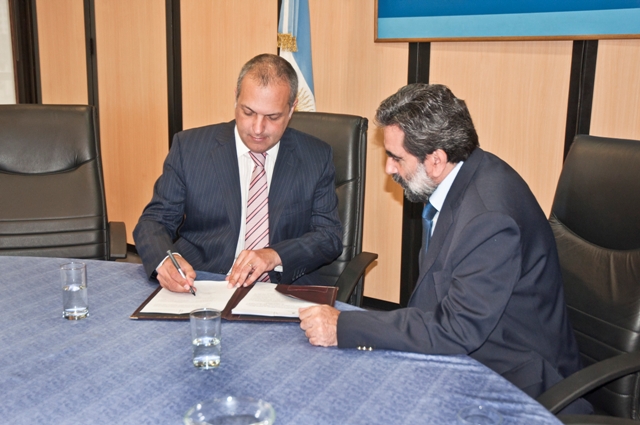 Buzzi acordó acciones de promoción de empleo