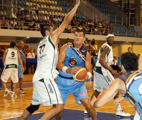 Gimnasia perdió y quedó al borde de la eliminación