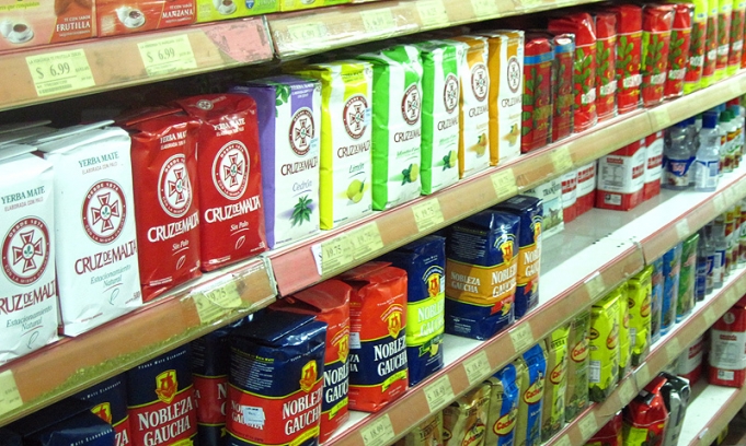 Denuncian la existencia de yerba mate oculta en depósitos