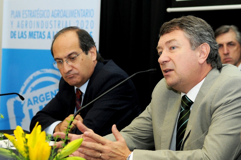 Yhauar dice que no le interesa discutir la inseguridad en Chubut