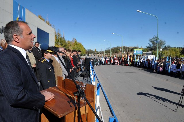 Buzzi: “YPF va a generar más trabajo para todos”