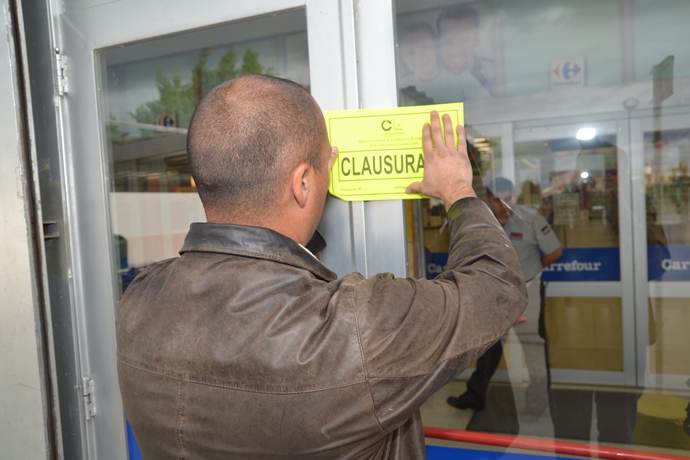 Clausuran local de Carrefour por no cumplir ciertas normativas