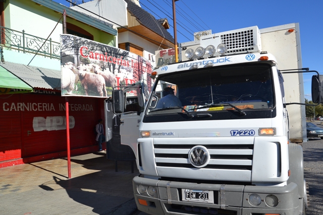 Decomisan 3 mil kilos de carne que provenía de Sarmiento