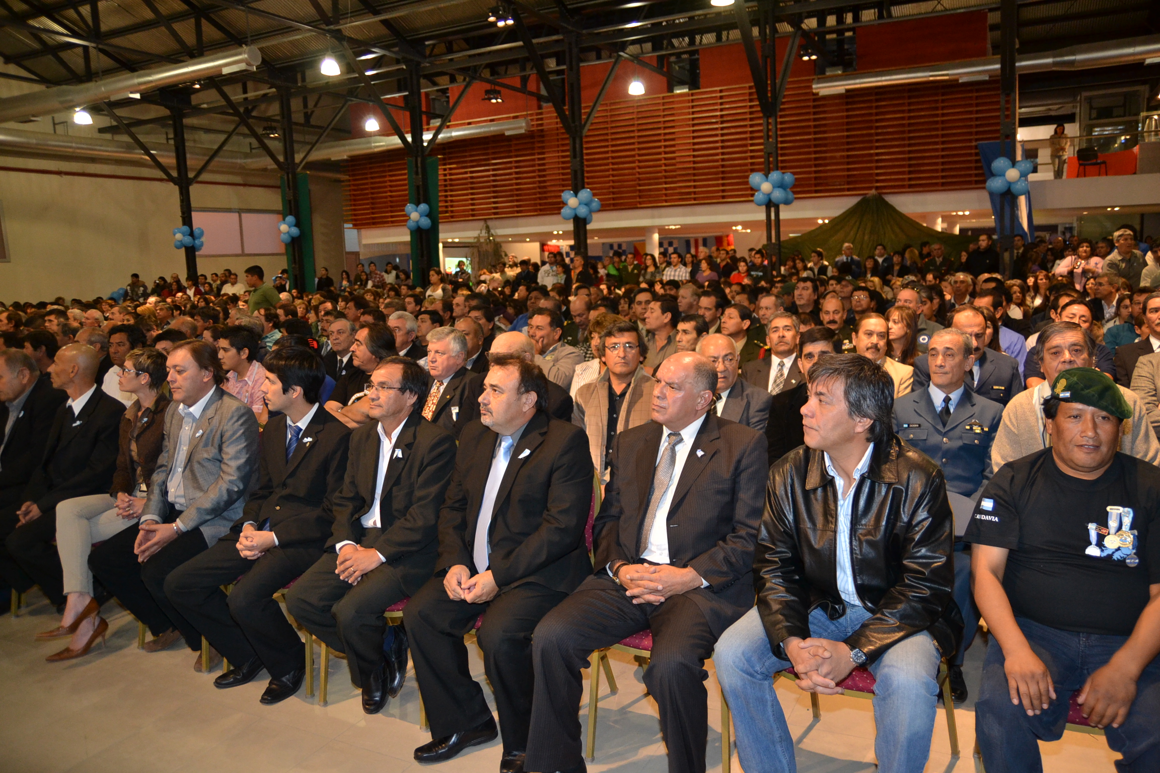 Entregan más de 300 distinciones a veteranos de Malvinas