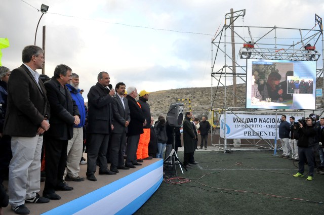 Se inauguró la obra de asfalto de ingreso a Pirámides