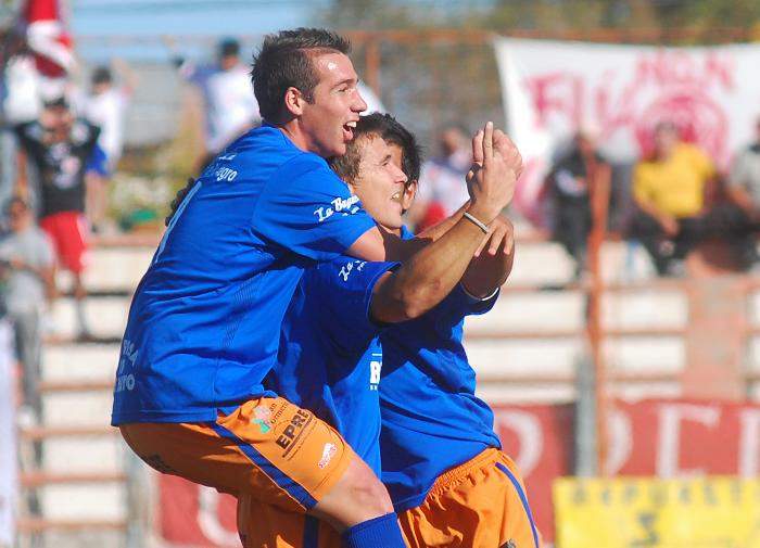 Huracán empezó el cuadrangular con el pie izquierdo en Roca