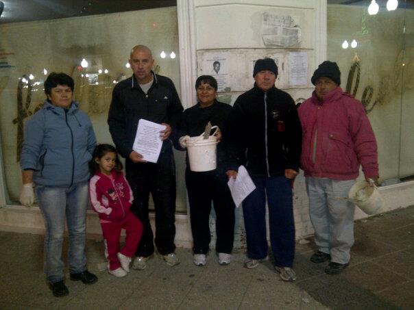 Grupo de policías se movilizó y advirtió sobre medidas de fuerza