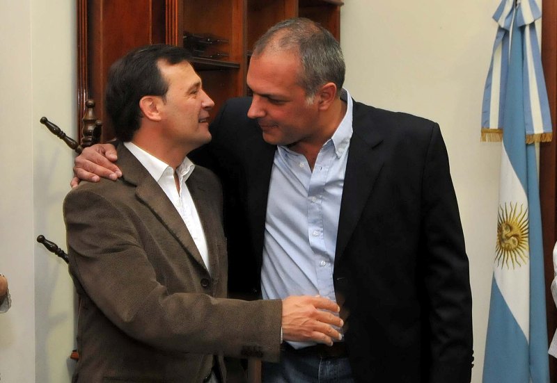 Buzzi traspaso el mando a Mac Karthy por su viaje a EEUU