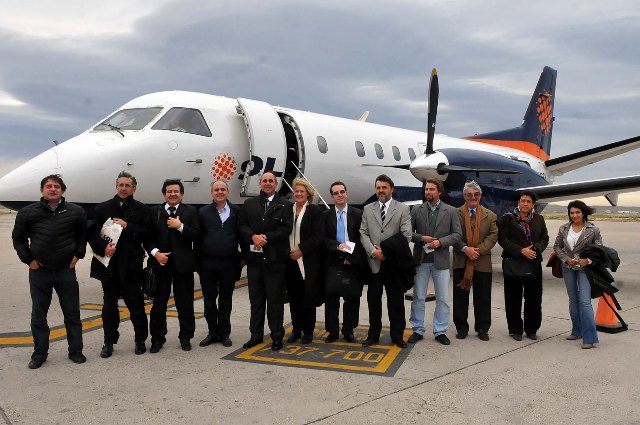 Vuelo inaugural uniendo Comodoro con Esquel y Trelew