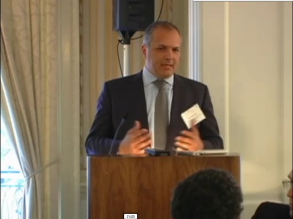 Buzzi disertó en el Council of the Americas