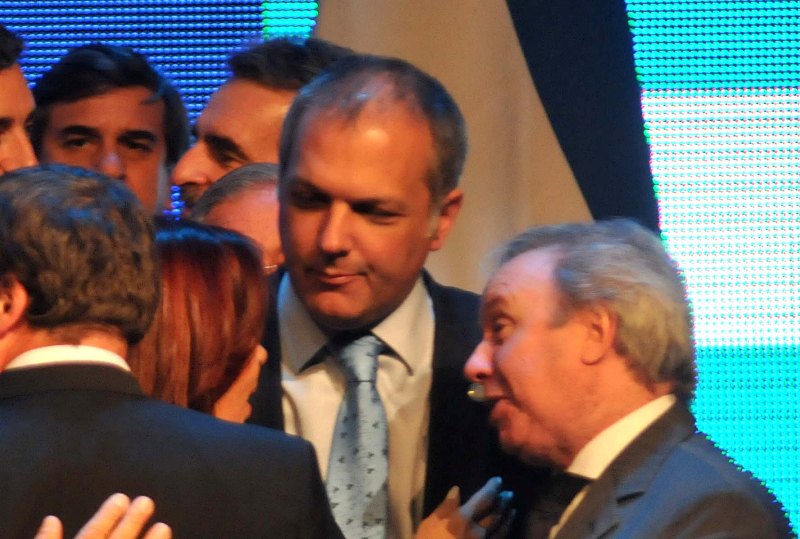 Buzzi participó junto a la presidenta de los actos del 25 de Mayo